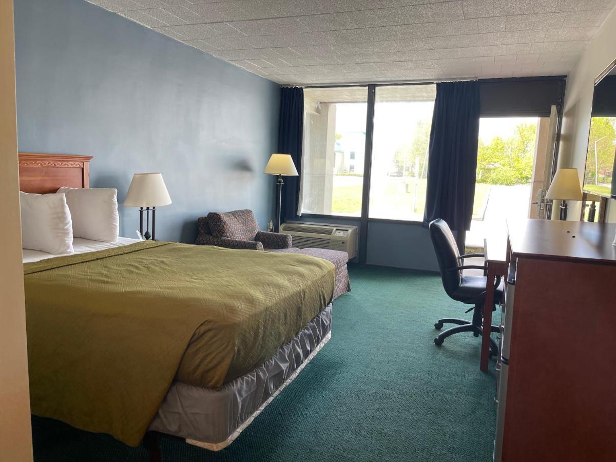 Horseshoe Curve Hotel